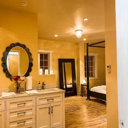 Island Girl Spa + Bed And Breakfast Los Angeles Exteriör bild