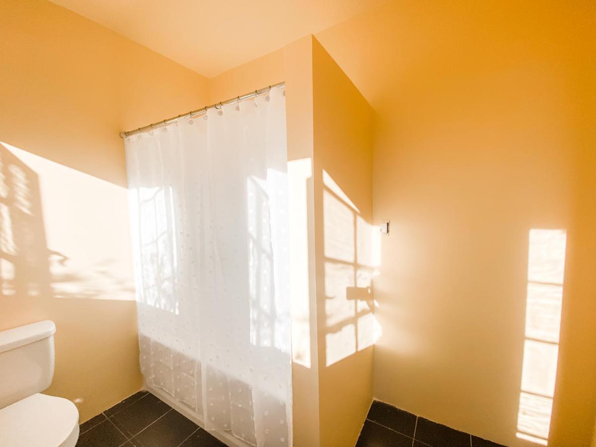 Island Girl Spa + Bed And Breakfast Los Angeles Exteriör bild