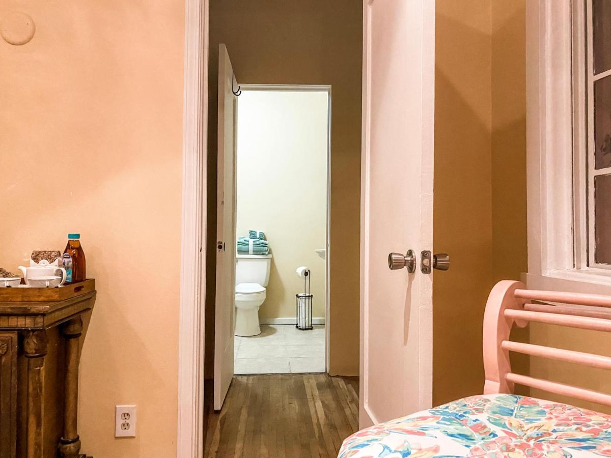 Island Girl Spa + Bed And Breakfast Los Angeles Exteriör bild