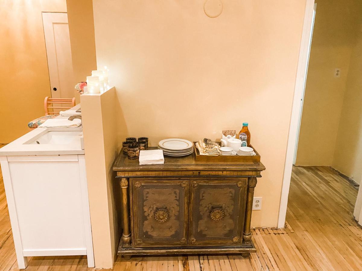 Island Girl Spa + Bed And Breakfast Los Angeles Exteriör bild