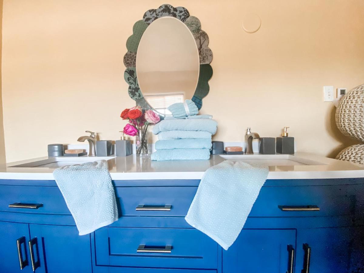 Island Girl Spa + Bed And Breakfast Los Angeles Exteriör bild