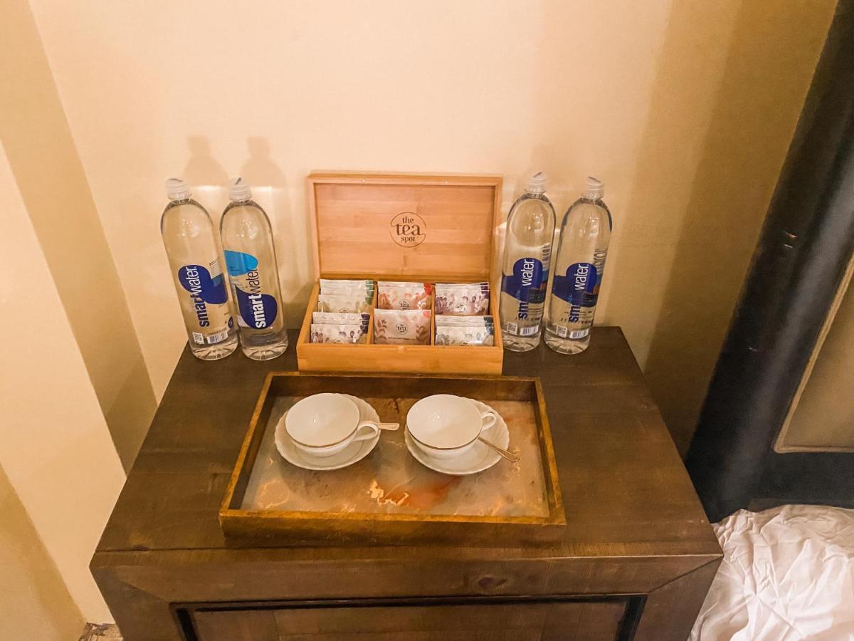 Island Girl Spa + Bed And Breakfast Los Angeles Exteriör bild